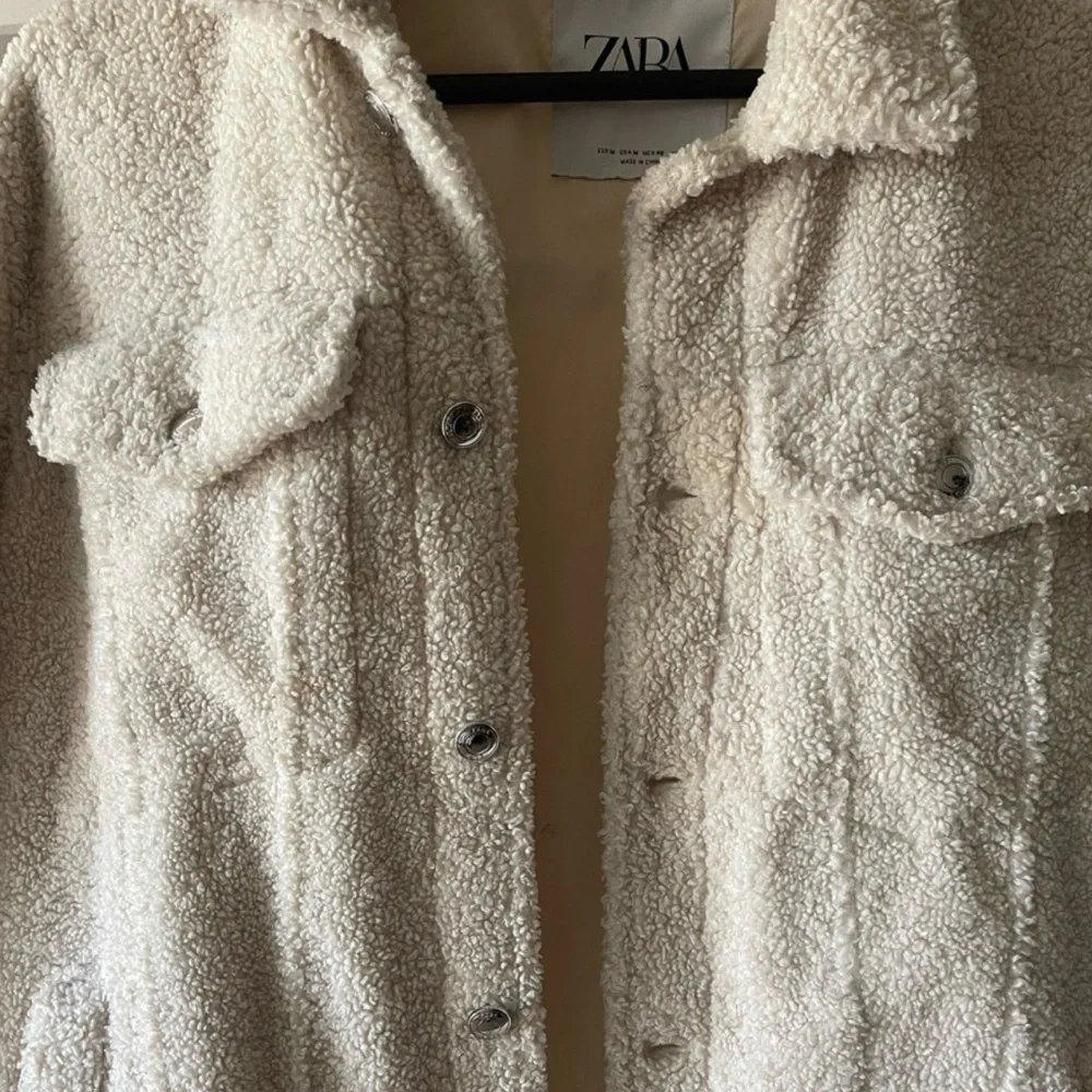 Zara Men's Beige Sherpa Jacket - Picture 4 of 4